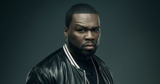 50 Cent crée un scandale en ramassant des billets jetés sur une strip teaseuse !