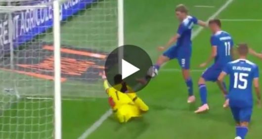 Hugo Lloris : son extraordinaire quadruple parade monumentale face à l'Islande (Vidéo)