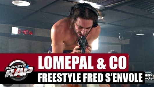 Lomepal lâche un freestyle de dingue et fait voler Fred dans Planète Rap !
