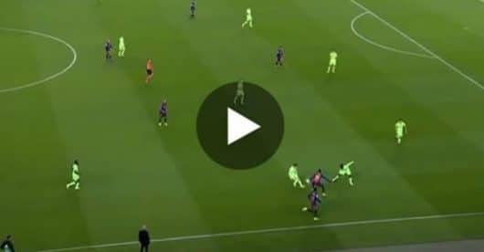 Ousmane Dembélé humilie trois joueurs adverses avec un dribble de dingue (Vidéo)