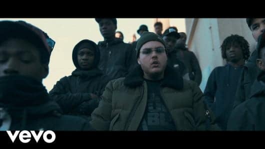 Rémy dévoile le clip de Comme en Serbie (Vidéo)
