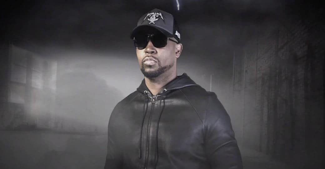 Rohff : Quand Dj First Mike passe du Booba en plein live, sa réaction est vraiment géniale