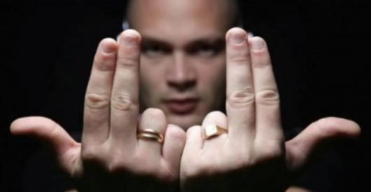 Jul va devenir le plus grand vendeur du rap en France devant IAM et MC Solaar
