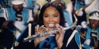 La chanteuse Lizzo twerk en plein match NBA devant 18 000 personnes