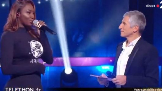 Aya Nakamura se moque d'elle même avec une réponse géniale sur son erreur au Téléthon