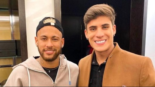 Neymar se retrouve avec un beau-père de 22 ans, sa mère une cougar ? il réagit !