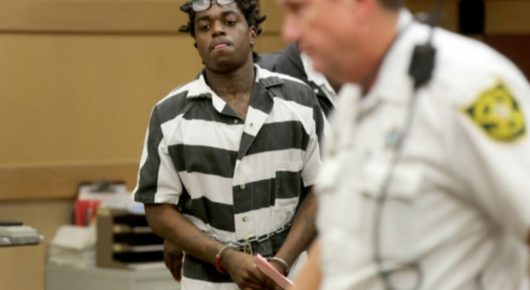 Kodak Black aurait été agressé sexuellement et violenté par 7 gardiens en prison !