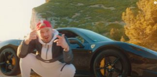 Jul en Ferrari 458 pour le clip « Italia »