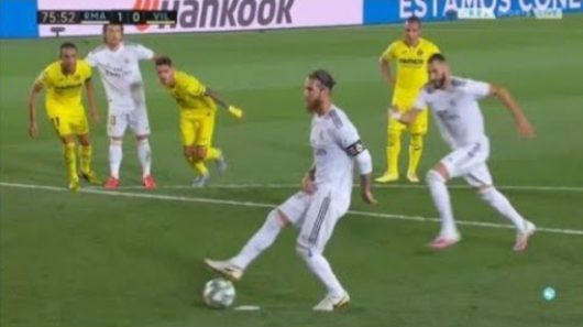 Benzema et Ramos tentent de marquer un penalty génial à 2 [Vidéo]