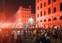 Marseille : les fans de l’OM fêtent la défaite du PSG dans les rues de la ville
