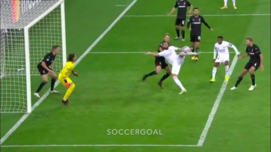 Le superbe but de Benzema sur un incroyable geste acrobatique face à M'Gladbach (Vidéo)