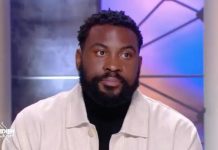 Damso, les larmes aux yeux en parlant de son fils à la TV, « Il a changé ma vie »