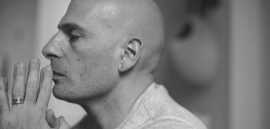 Akhenaton livre un clip coup de poing engagé de 19 min sur la société actuelle