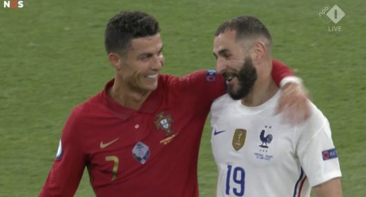La belle image de Cristiano Ronaldo qui félicite Benzema
