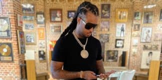 L’histoire folle de Kalash qui pilote un avion totalement défoncé