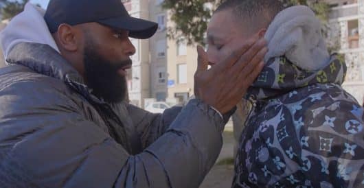 Kaaris lâche le clip avec Cappuccino de sa balayette à Samos