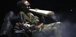 Snoop Dogg fume un joint gigantesque à côté d’Eminem