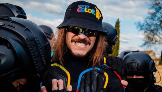 Lorenzo divise tous ses titres en 4 parties pour gonfler les streams