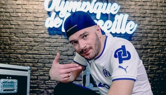 Jul réussit en indé à concurrencer les gros labels de l'industrie musicale