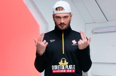 Le beau geste de Jul avec la distribution gratuite de vêtements de sa marque