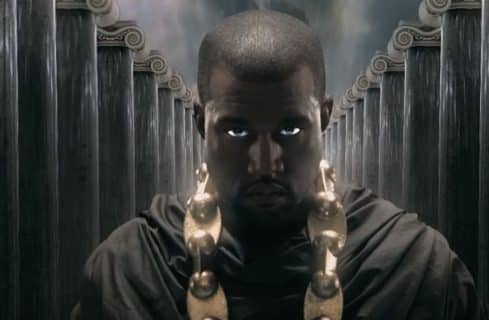 Kanye West réalise une énorme performance inédite en carrière