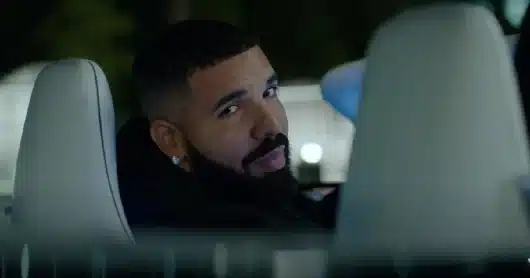 Drake met le feu à Twitter avec se*tape et s'offre un record