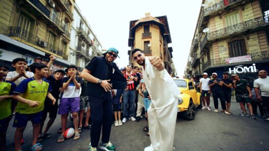 L'Algérino et Josas livrent un hit estival avec « Au Soleil »