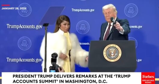 Nicki Minaj lynchée sur les réseaux pour son soutien à Trump, sa réaction radicale